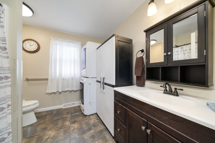 5393 Lakecrest, CALEDONIA, Illinois 61011, 5 Bedrooms Bedrooms, ,2 BathroomsBathrooms,House,For Sale,Lakecrest,202507598