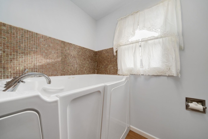 5393 Lakecrest, CALEDONIA, Illinois 61011, 5 Bedrooms Bedrooms, ,2 BathroomsBathrooms,House,For Sale,Lakecrest,202507598