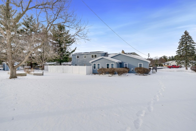 5393 Lakecrest, CALEDONIA, Illinois 61011, 5 Bedrooms Bedrooms, ,2 BathroomsBathrooms,House,For Sale,Lakecrest,202507598