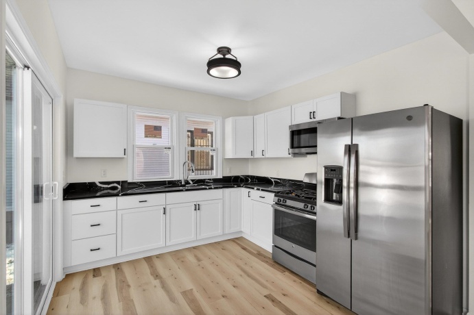 1111 Loomis, ROCKFORD, Illinois 61102, 4 Bedrooms Bedrooms, ,1 BathroomBathrooms,House,For Sale,Loomis,202507608