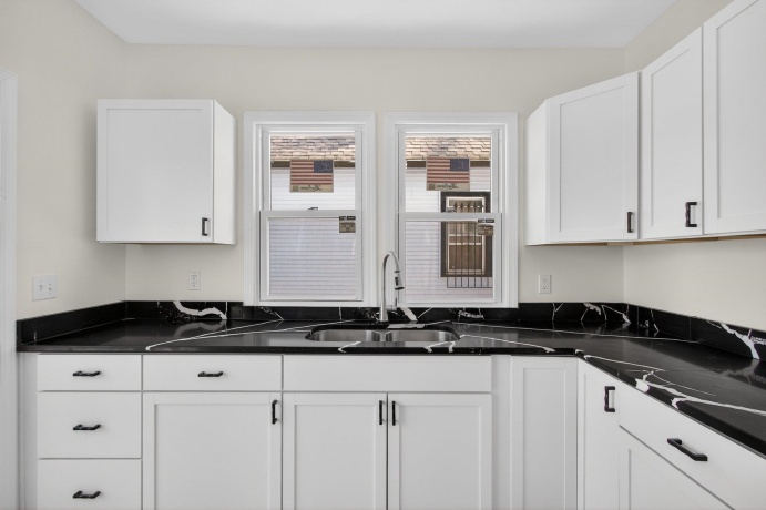 1111 Loomis, ROCKFORD, Illinois 61102, 4 Bedrooms Bedrooms, ,1 BathroomBathrooms,House,For Sale,Loomis,202507608