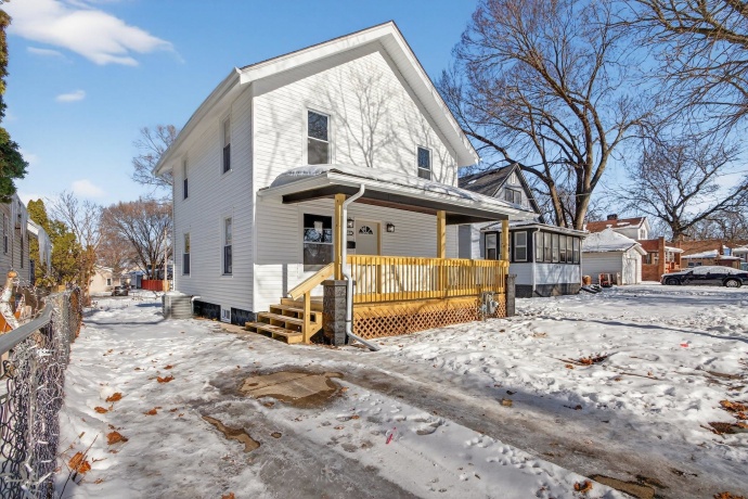 1111 Loomis, ROCKFORD, Illinois 61102, 4 Bedrooms Bedrooms, ,1 BathroomBathrooms,House,For Sale,Loomis,202507608