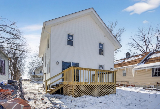 1111 Loomis, ROCKFORD, Illinois 61102, 4 Bedrooms Bedrooms, ,1 BathroomBathrooms,House,For Sale,Loomis,202507608