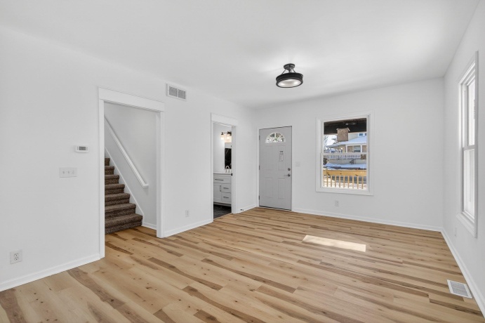 1111 Loomis, ROCKFORD, Illinois 61102, 4 Bedrooms Bedrooms, ,1 BathroomBathrooms,House,For Sale,Loomis,202507608