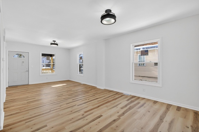 1111 Loomis, ROCKFORD, Illinois 61102, 4 Bedrooms Bedrooms, ,1 BathroomBathrooms,House,For Sale,Loomis,202507608