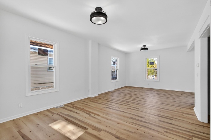 1111 Loomis, ROCKFORD, Illinois 61102, 4 Bedrooms Bedrooms, ,1 BathroomBathrooms,House,For Sale,Loomis,202507608