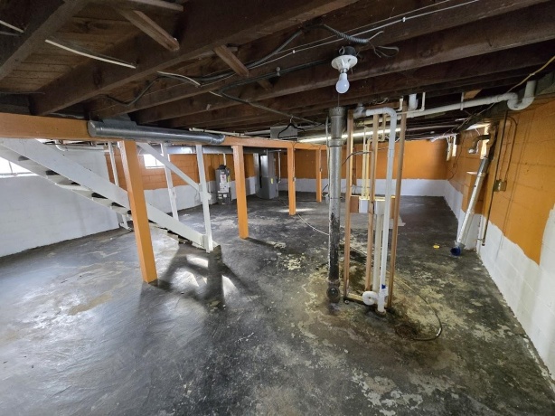 2103 Court, ROCKFORD, Illinois 61103, 3 Bedrooms Bedrooms, ,1 BathroomBathrooms,House,For Sale,Court,202507617