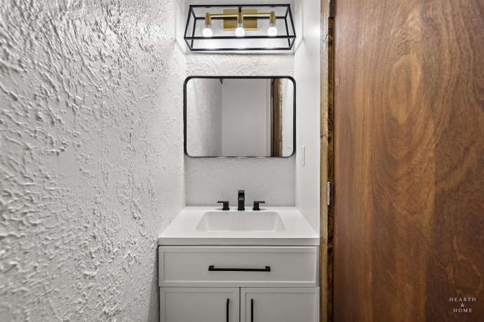 1016 B, ROCKFORD, Illinois 61107, 3 Bedrooms Bedrooms, ,1 BathroomBathrooms,House,For Sale,B,202507411