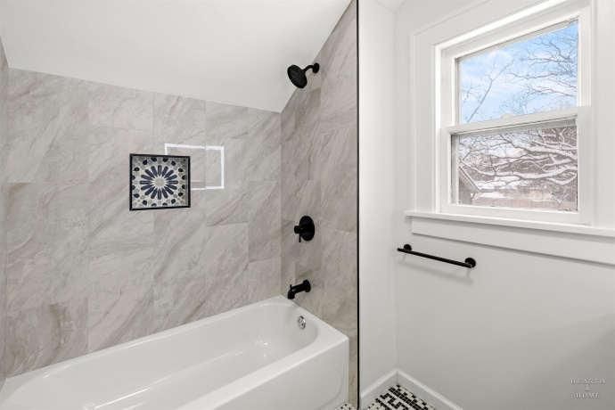 1016 B, ROCKFORD, Illinois 61107, 3 Bedrooms Bedrooms, ,1 BathroomBathrooms,House,For Sale,B,202507411