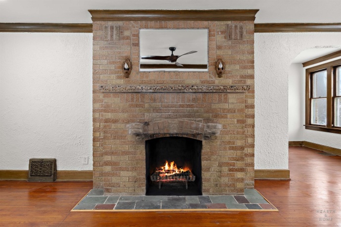 1016 B, ROCKFORD, Illinois 61107, 3 Bedrooms Bedrooms, ,1 BathroomBathrooms,House,For Sale,B,202507411