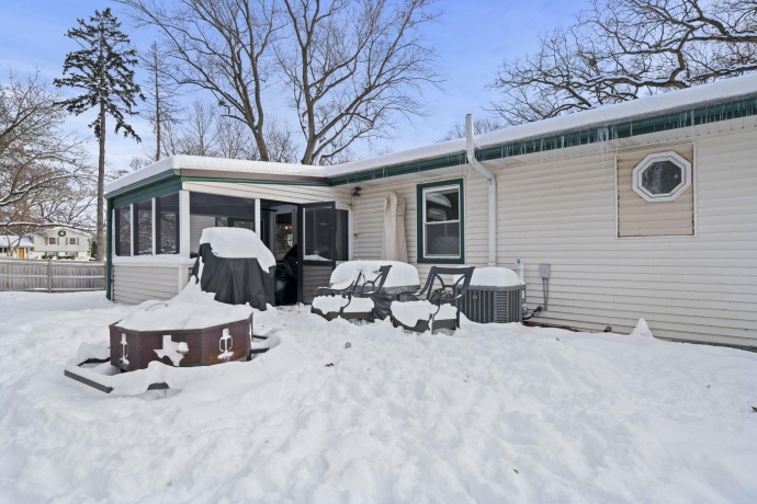 36W390 Winding, WEST DUNDEE, Illinois 60118, 3 Bedrooms Bedrooms, ,2 BathroomsBathrooms,House,For Sale,Winding,202507630