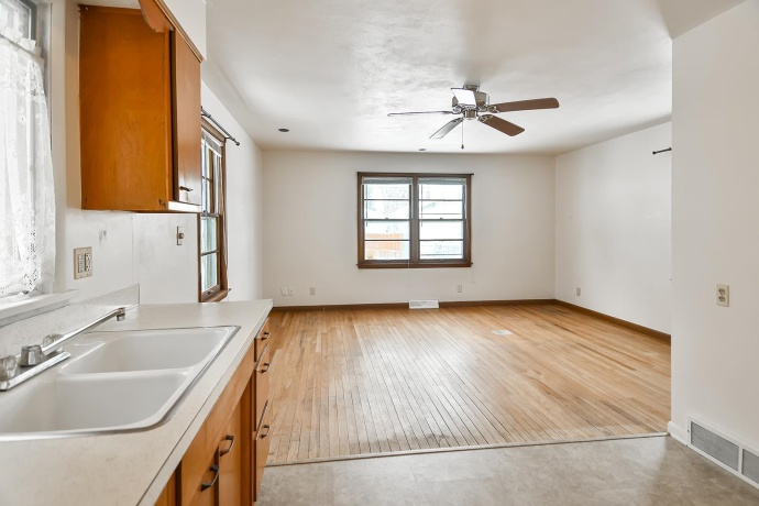 3107 GARFIELD, ROCKFORD, Illinois 61101, ,2 Units,For Sale,GARFIELD,202507502