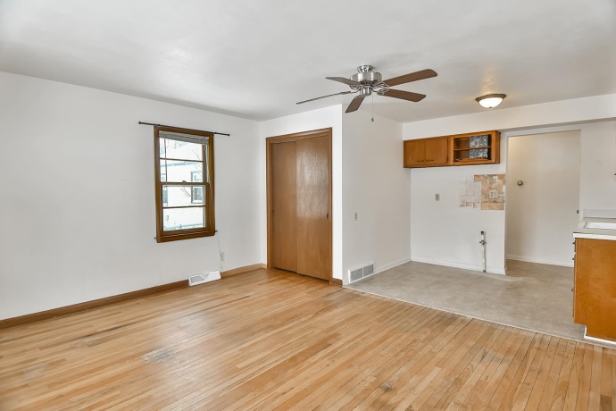 3107 GARFIELD, ROCKFORD, Illinois 61101, ,2 Units,For Sale,GARFIELD,202507502