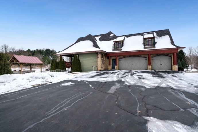 6871 Montague, ROCKFORD, Illinois 61102, 4 Bedrooms Bedrooms, ,4 BathroomsBathrooms,House,For Sale,Montague,202507641