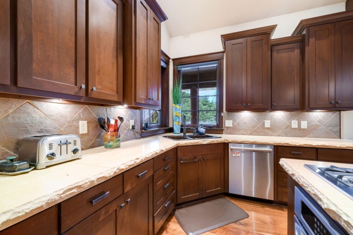 6871 Montague, ROCKFORD, Illinois 61102, 4 Bedrooms Bedrooms, ,4 BathroomsBathrooms,House,For Sale,Montague,202507641