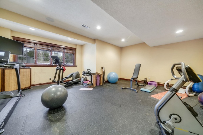 6871 Montague, ROCKFORD, Illinois 61102, 4 Bedrooms Bedrooms, ,4 BathroomsBathrooms,House,For Sale,Montague,202507641