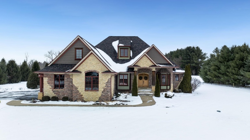 6871 Montague, ROCKFORD, Illinois 61102, 4 Bedrooms Bedrooms, ,4 BathroomsBathrooms,House,For Sale,Montague,202507641