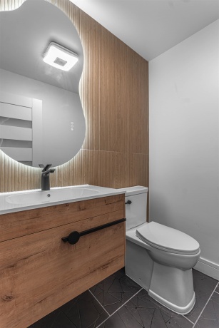 2200 Willow, ROCKFORD, Illinois 61107, 4 Bedrooms Bedrooms, ,2 BathroomsBathrooms,House,For Sale,Willow,202507644