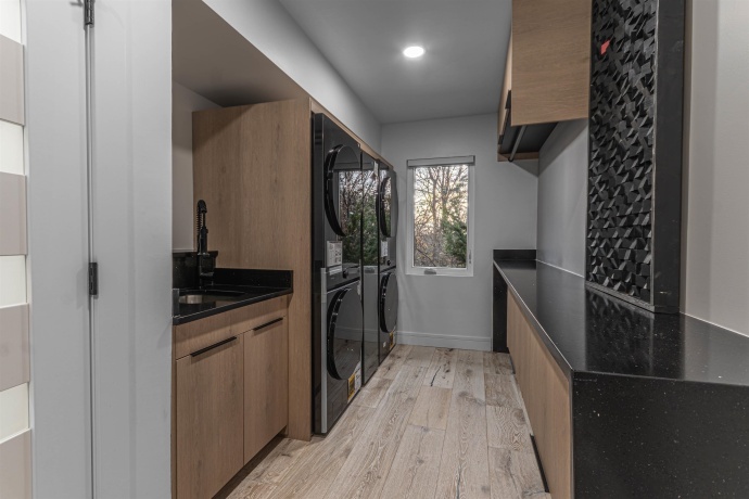 2200 Willow, ROCKFORD, Illinois 61107, 4 Bedrooms Bedrooms, ,2 BathroomsBathrooms,House,For Sale,Willow,202507644