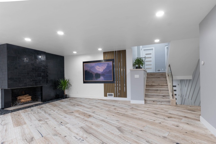 2200 Willow, ROCKFORD, Illinois 61107, 4 Bedrooms Bedrooms, ,2 BathroomsBathrooms,House,For Sale,Willow,202507644