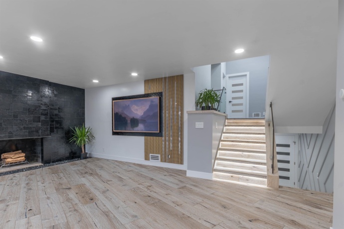 2200 Willow, ROCKFORD, Illinois 61107, 4 Bedrooms Bedrooms, ,2 BathroomsBathrooms,House,For Sale,Willow,202507644