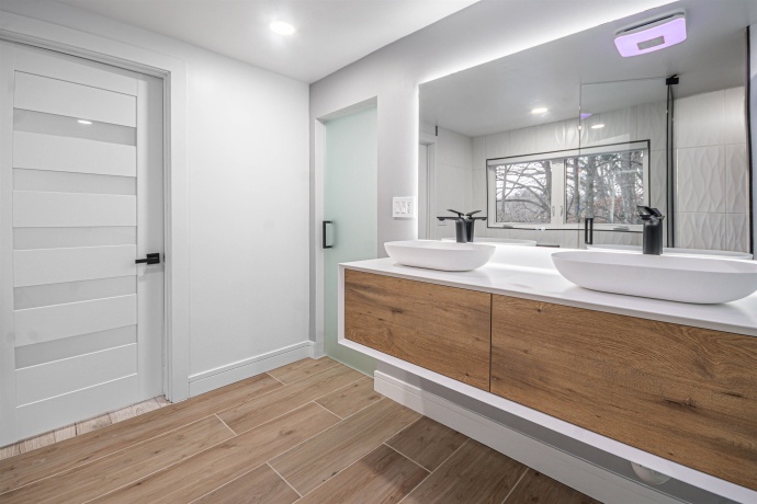 2200 Willow, ROCKFORD, Illinois 61107, 4 Bedrooms Bedrooms, ,2 BathroomsBathrooms,House,For Sale,Willow,202507644