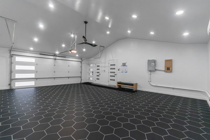 2200 Willow, ROCKFORD, Illinois 61107, 4 Bedrooms Bedrooms, ,2 BathroomsBathrooms,House,For Sale,Willow,202507644