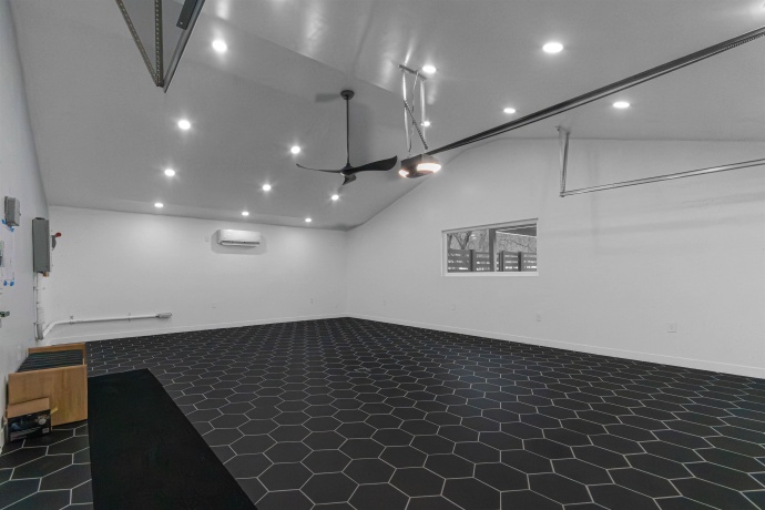 2200 Willow, ROCKFORD, Illinois 61107, 4 Bedrooms Bedrooms, ,2 BathroomsBathrooms,House,For Sale,Willow,202507644