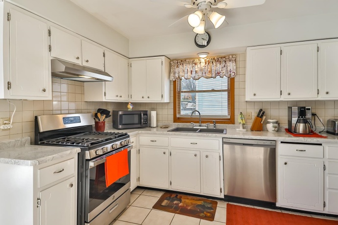 4319 YALE, ROCKFORD, Illinois 61109, 3 Bedrooms Bedrooms, ,2 BathroomsBathrooms,House,For Sale,YALE,202507646