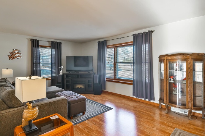 4319 YALE, ROCKFORD, Illinois 61109, 3 Bedrooms Bedrooms, ,2 BathroomsBathrooms,House,For Sale,YALE,202507646