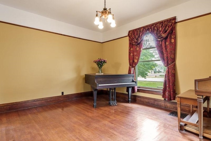 202 Chicago, DAVIS JUNCTION, Illinois 61020, 4 Bedrooms Bedrooms, ,1 BathroomBathrooms,House,For Sale,Chicago,202503380