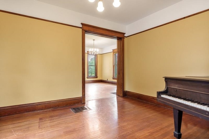 202 Chicago, DAVIS JUNCTION, Illinois 61020, 4 Bedrooms Bedrooms, ,1 BathroomBathrooms,House,For Sale,Chicago,202503380