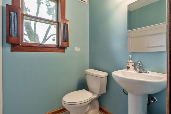 202 Chicago, DAVIS JUNCTION, Illinois 61020, 4 Bedrooms Bedrooms, ,1 BathroomBathrooms,House,For Sale,Chicago,202503380