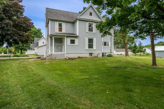 202 Chicago, DAVIS JUNCTION, Illinois 61020, 4 Bedrooms Bedrooms, ,1 BathroomBathrooms,House,For Sale,Chicago,202503380