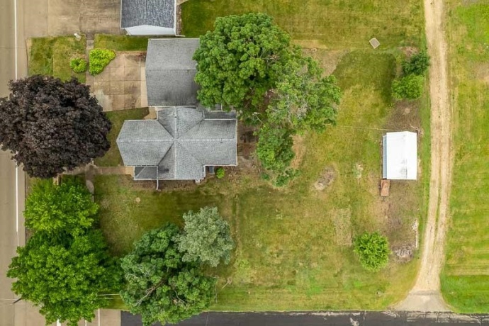 202 Chicago, DAVIS JUNCTION, Illinois 61020, 4 Bedrooms Bedrooms, ,1 BathroomBathrooms,House,For Sale,Chicago,202503380