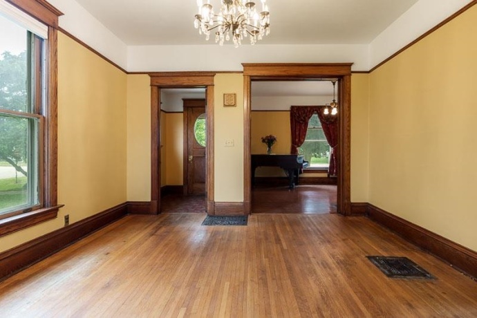 202 Chicago, DAVIS JUNCTION, Illinois 61020, 4 Bedrooms Bedrooms, ,1 BathroomBathrooms,House,For Sale,Chicago,202503380