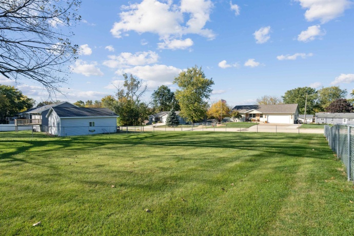 8920 Badger, EAST DUBUQUE, Illinois 61025, 3 Bedrooms Bedrooms, ,1 BathroomBathrooms,House,For Sale,Badger,202507651