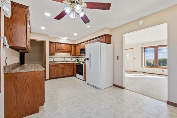 8920 Badger, EAST DUBUQUE, Illinois 61025, 3 Bedrooms Bedrooms, ,1 BathroomBathrooms,House,For Sale,Badger,202507651