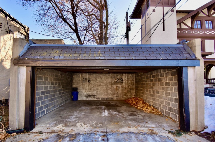 216 Carlton, ROCKFORD, Illinois 61103, ,2 Units,For Sale,Carlton,202507650