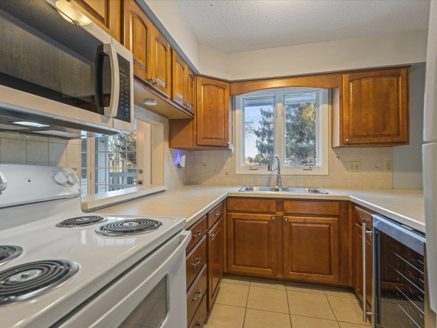 5226 Arbutus, ROCKFORD, Illinois 61107, 3 Bedrooms Bedrooms, ,2 BathroomsBathrooms,House,For Sale,Arbutus,202507653