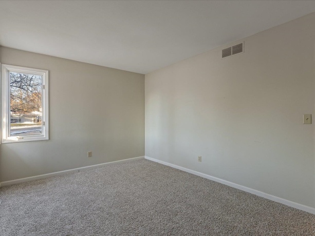 5226 Arbutus, ROCKFORD, Illinois 61107, 3 Bedrooms Bedrooms, ,2 BathroomsBathrooms,House,For Sale,Arbutus,202507653