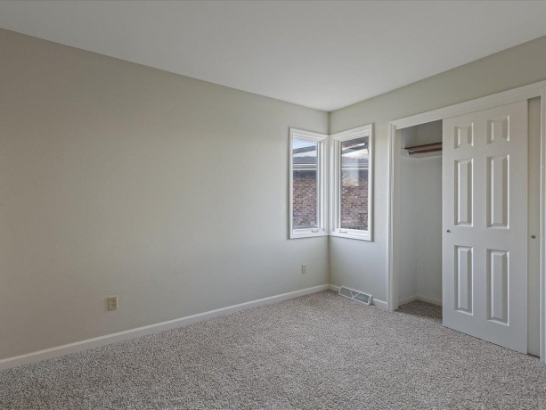 5226 Arbutus, ROCKFORD, Illinois 61107, 3 Bedrooms Bedrooms, ,2 BathroomsBathrooms,House,For Sale,Arbutus,202507653