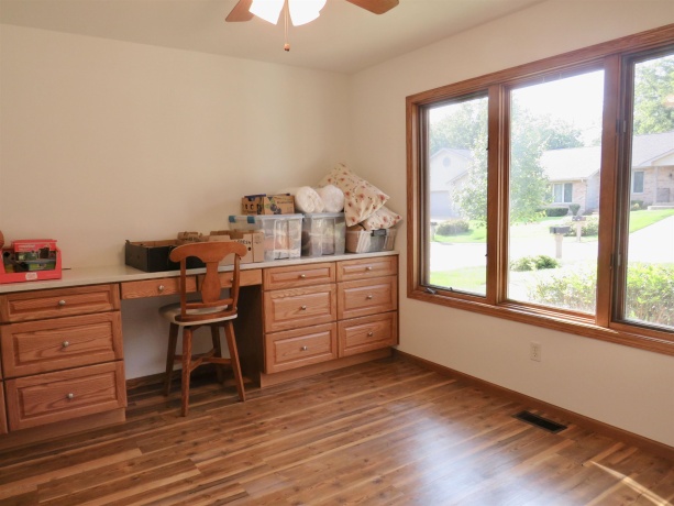 812 Shadow Bluff Drive, GALENA, Illinois 61036, 3 Bedrooms Bedrooms, ,3 BathroomsBathrooms,Condominium,For Sale,Shadow Bluff Drive,202505411