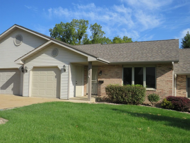 812 Shadow Bluff Drive, GALENA, Illinois 61036, 3 Bedrooms Bedrooms, ,3 BathroomsBathrooms,Condominium,For Sale,Shadow Bluff Drive,202505411
