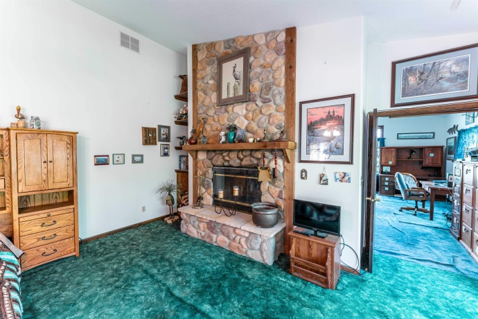 1479 Old Mill, FRANKLIN GROVE, Illinois 61031, 4 Bedrooms Bedrooms, ,4 BathroomsBathrooms,House,For Sale,Old Mill,202507656