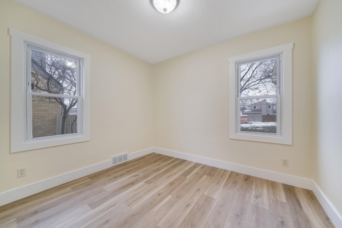 5009 Arlington, LOVES PARK, Illinois 61111, 2 Bedrooms Bedrooms, ,2 BathroomsBathrooms,House,For Sale,Arlington,202507663