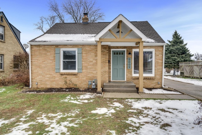 5009 Arlington, LOVES PARK, Illinois 61111, 2 Bedrooms Bedrooms, ,2 BathroomsBathrooms,House,For Sale,Arlington,202507663