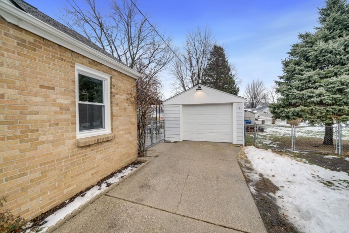 5009 Arlington, LOVES PARK, Illinois 61111, 2 Bedrooms Bedrooms, ,2 BathroomsBathrooms,House,For Sale,Arlington,202507663