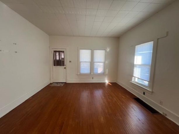 519 Empire, FREEPORT, Illinois 61032, 2 Bedrooms Bedrooms, ,1 BathroomBathrooms,House,For Sale,Empire,202507688