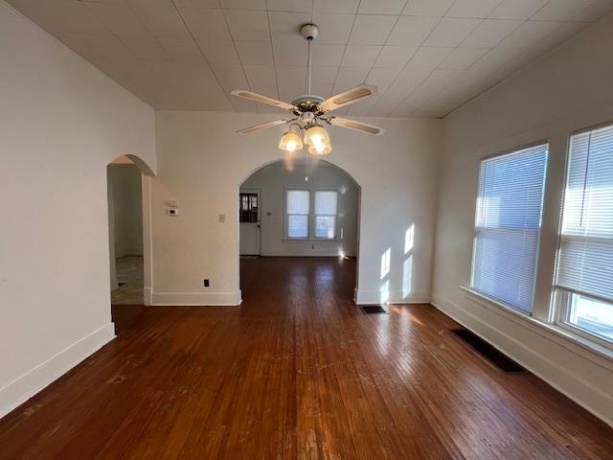 519 Empire, FREEPORT, Illinois 61032, 2 Bedrooms Bedrooms, ,1 BathroomBathrooms,House,For Sale,Empire,202507688